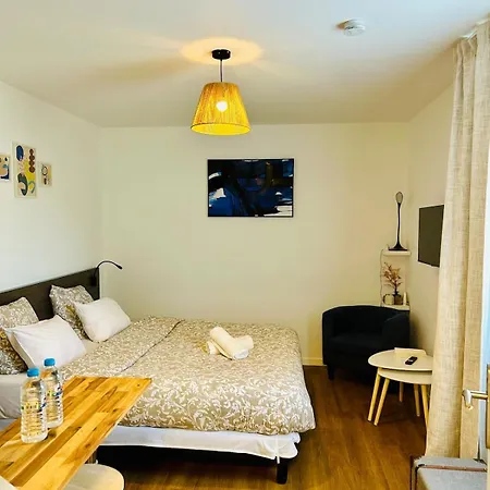 Cozy, Clim & Netflix, Quai De Marne *